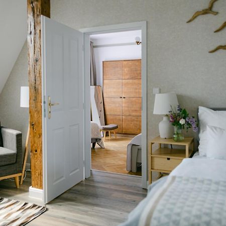 Na Kmine Hotel Obristvi Eksteriør billede