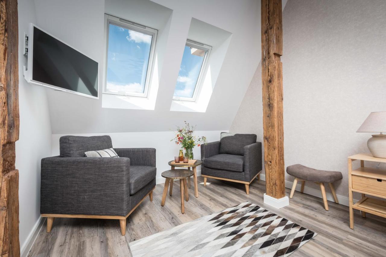 Na Kmine Hotel Obristvi Eksteriør billede