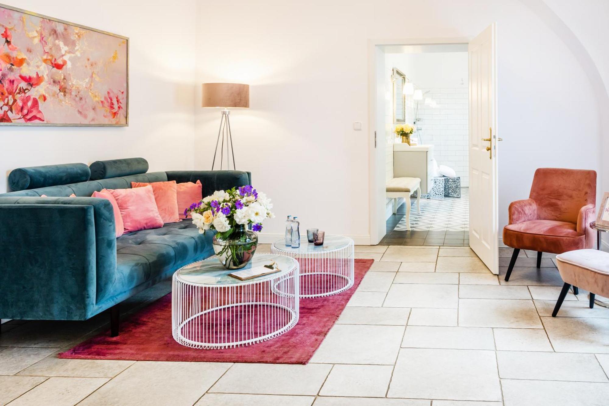 Na Kmine Hotel Obristvi Eksteriør billede