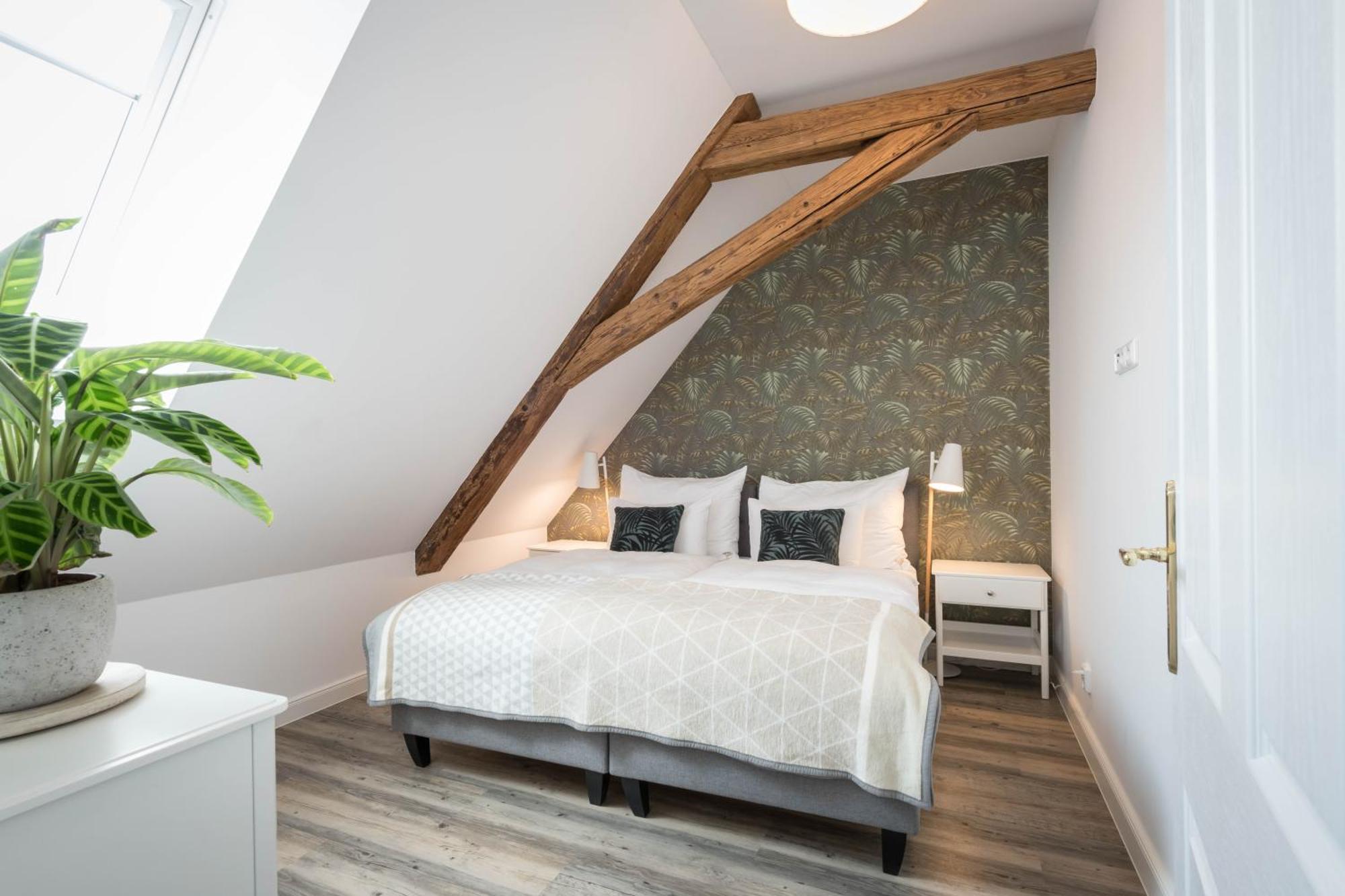 Na Kmine Hotel Obristvi Eksteriør billede